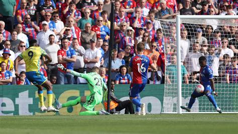 Palace and Forest draw 1-1 as Awoniyi caps strong end to season with another goal